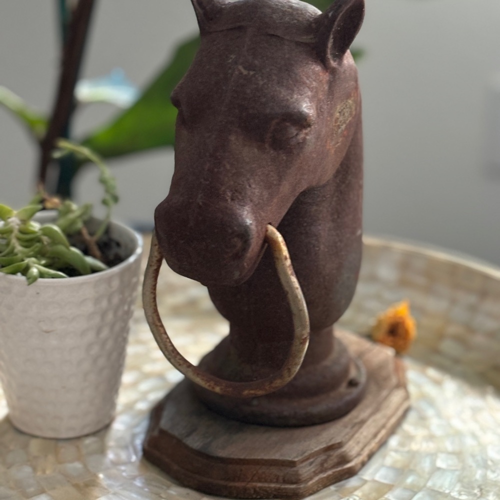 HORSE HEAD HITCH CAST IRON UNPAINTED YARD POLE GARDEN